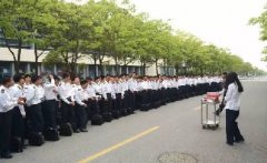 280名男生為唯一女生慶生，不要太幸福